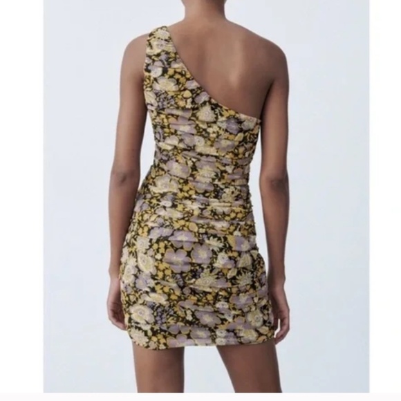 NWOT Zara Mini dress One shoulder Floral Draped Ruched Black Lavender Yellow M - Picture 3 of 16